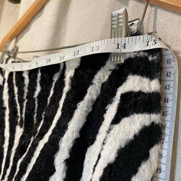 One of a kind designer skirt from PARIS. Fits M+hips. Zebra pattern with style! - Picture 13 of 16